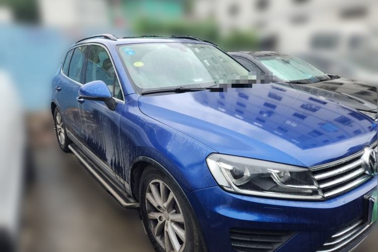 Used Volkswagen Touareg  Front Right 45 Deg