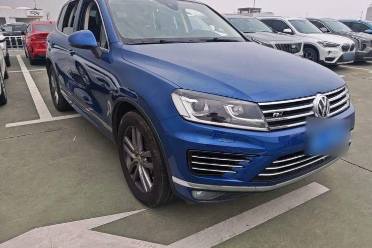 Used Volkswagen Touareg 2017 3.0 TSI Yuyue Model Front Right 45 Deg