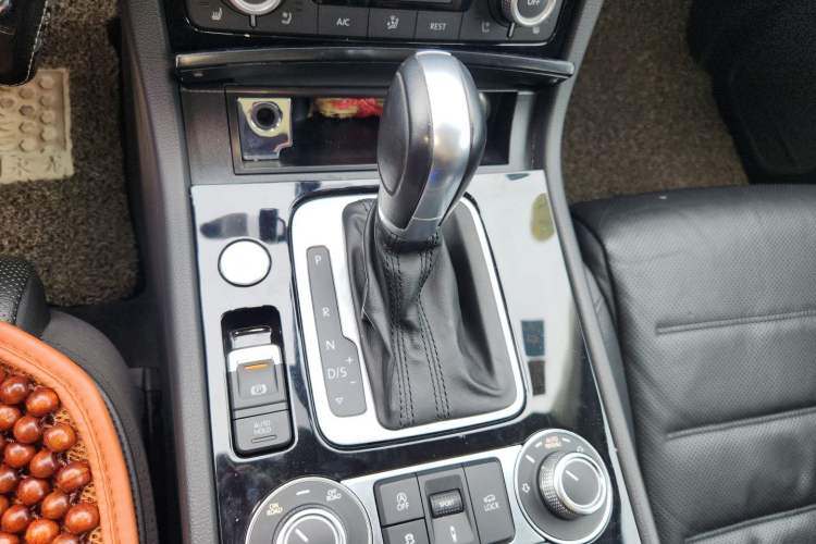 Used Volkswagen Touareg  Gear Lever