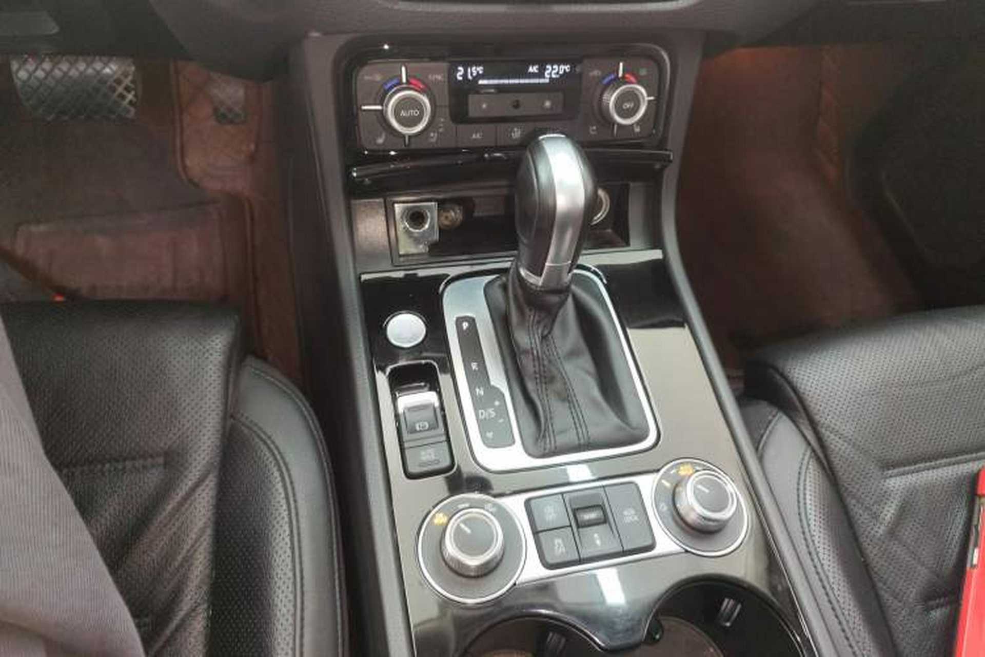 Used Volkswagen Touareg 2017 3.0 TSI Touareg Edition Gear Lever