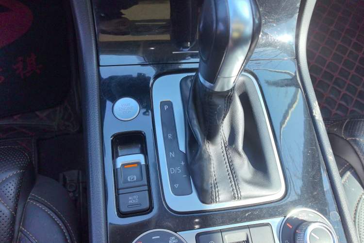 Used Volkswagen Touareg 2017 3.0 TSI Yuyue Model Gear Lever