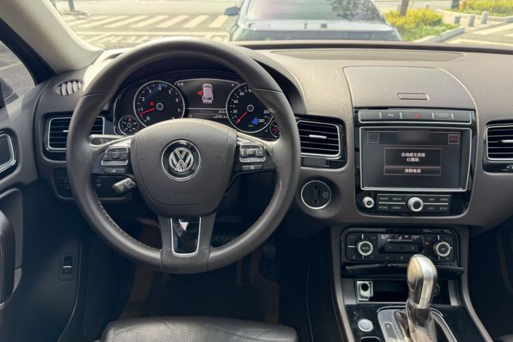 Used Volkswagen Touareg 2017 3.0 TSI Touareg Edition Interior 3