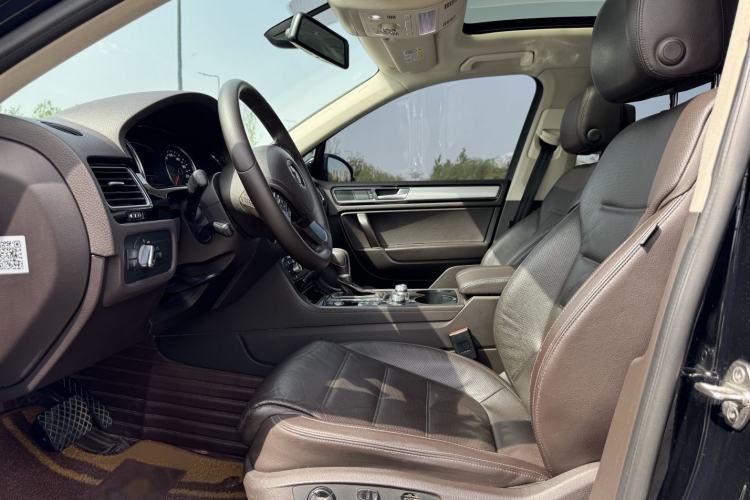 Used Volkswagen Touareg 2017 3.0 TSI Touareg Edition Interior 4