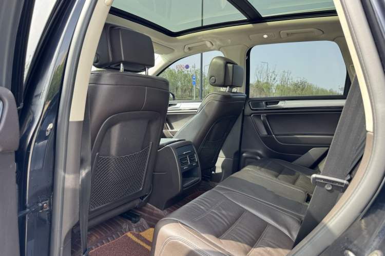 Used Volkswagen Touareg 2017 3.0 TSI Touareg Edition Interior 5