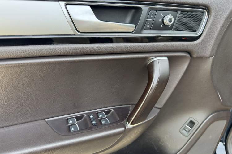 Used Volkswagen Touareg 2017 3.0 TSI Touareg Edition Interior 7