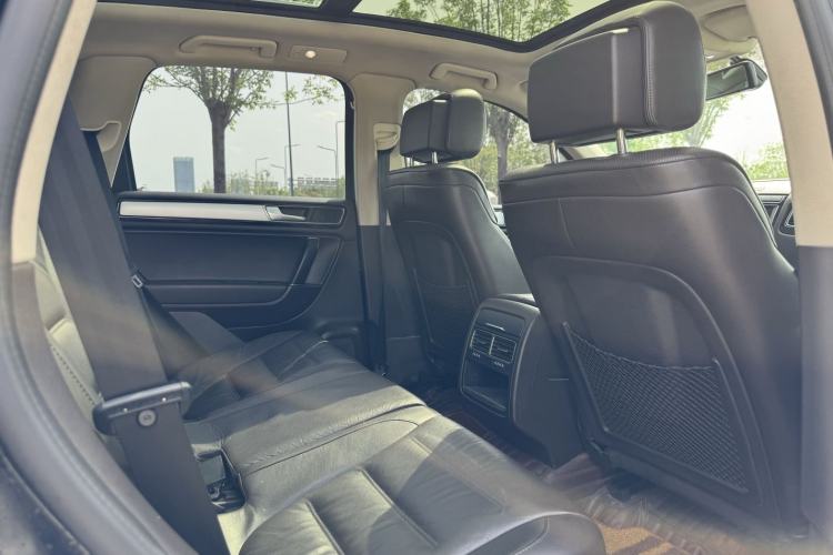 Used Volkswagen Touareg 2017 3.0 TSI Touareg Edition Interior 9
