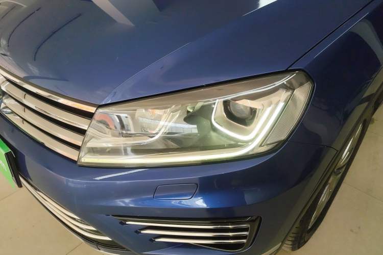 Used Volkswagen Touareg 2017 3.0 TSI Touareg Edition Left Front Headlight