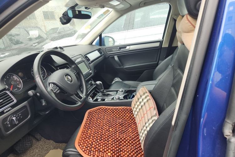 Used Volkswagen Touareg  Left Front Seat