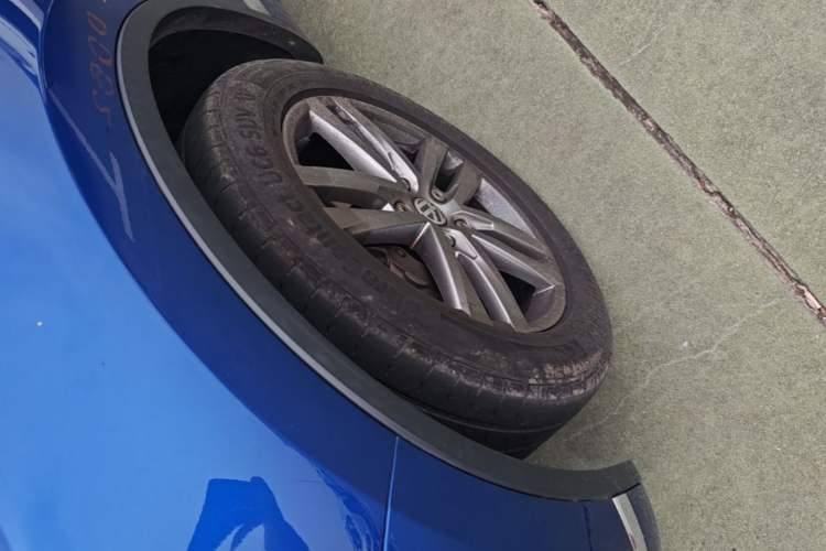 Used Volkswagen Touareg 2017 3.0 TSI Yuyue Model Left Front Wheel Hub