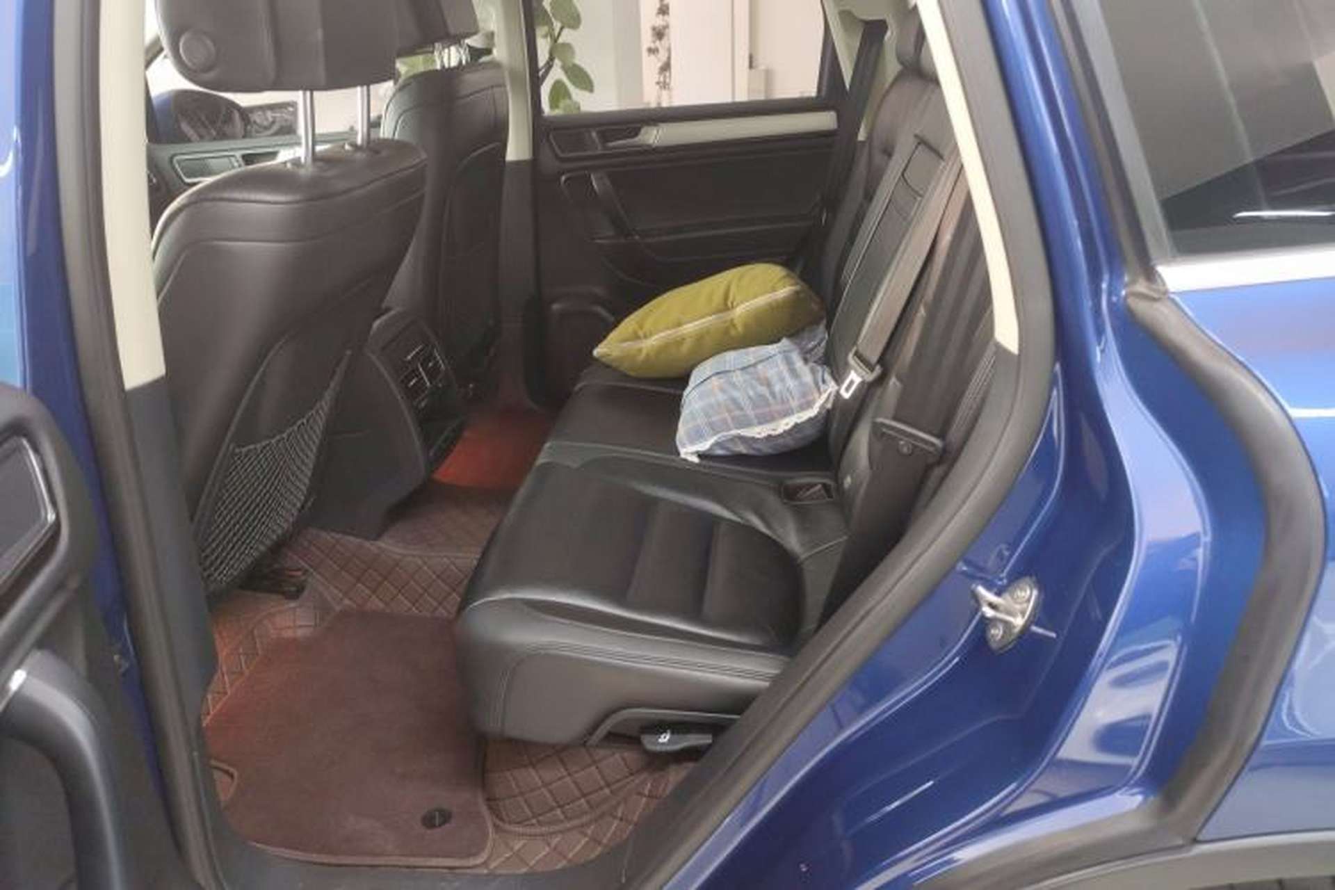 Used Volkswagen Touareg 2017 3.0 TSI Touareg Edition Left Rear Seat
