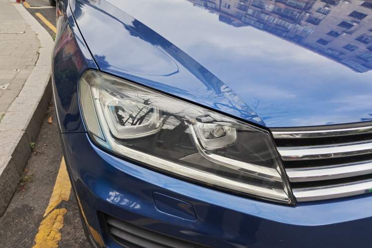 Used Volkswagen Touareg 2017 3.0 TSI Touareg Model Right Front Headlight