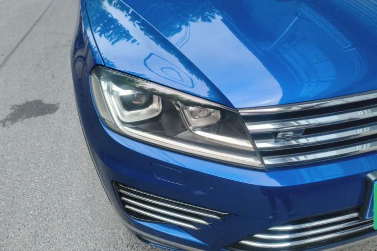Used Volkswagen Touareg 2017 3.0 TSI Touareg Edition Right Front Headlight