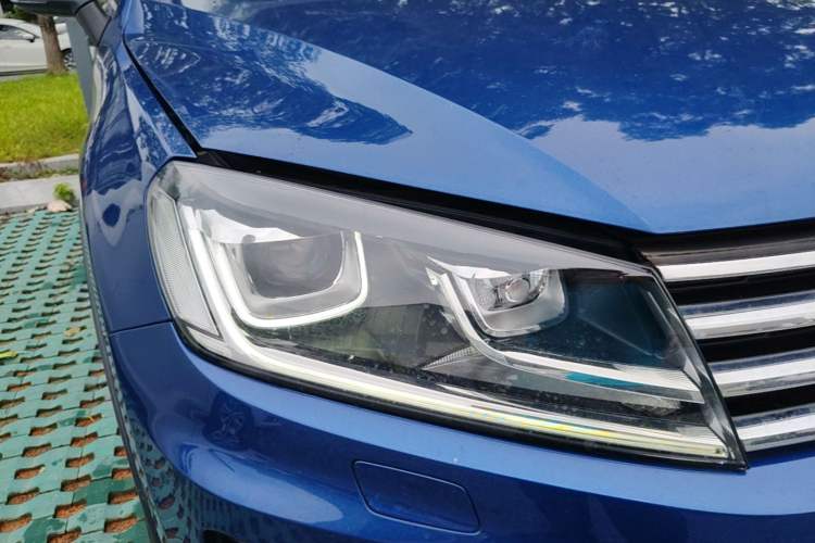 Used Volkswagen Touareg 2017 3.0 TSI Touareg Edition Right Front Headlight