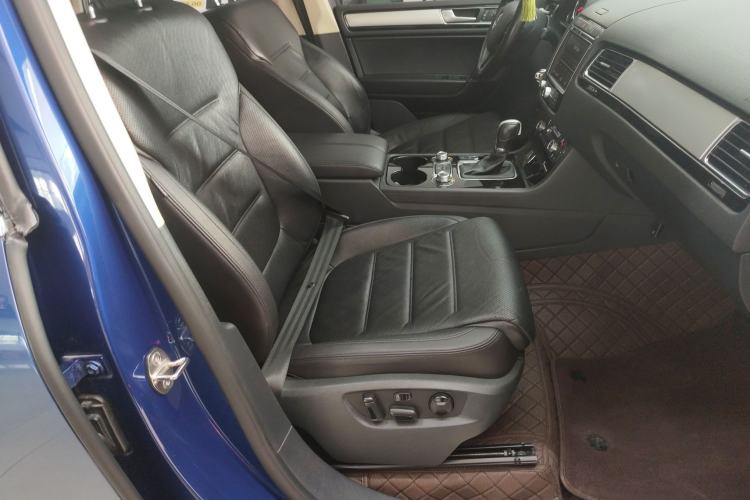 Used Volkswagen Touareg 2017 3.0 TSI Touareg Edition Right Front Seat