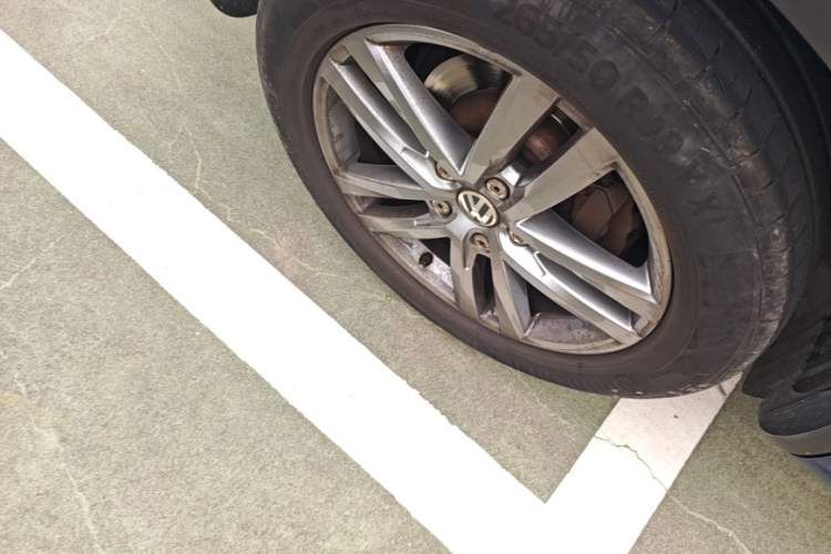 Used Volkswagen Touareg 2017 3.0 TSI Yuyue Model Right Rear Wheel Hub