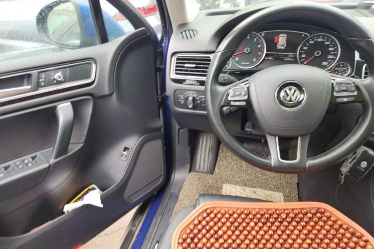 Used Volkswagen Touareg  Steering Wheel