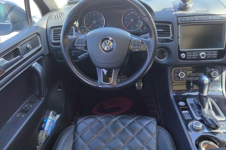 Used Volkswagen Touareg 2017 3.0 TSI Yuyue Model Steering Wheel