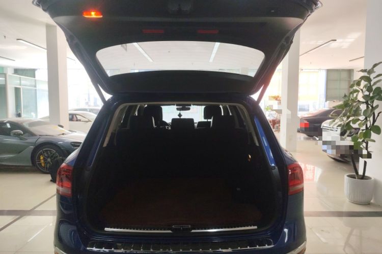 Used Volkswagen Touareg 2017 3.0 TSI Touareg Edition Trunk