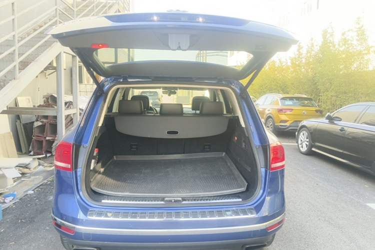 Used Volkswagen Touareg 2017 3.0 TSI Touareg Edition Trunk