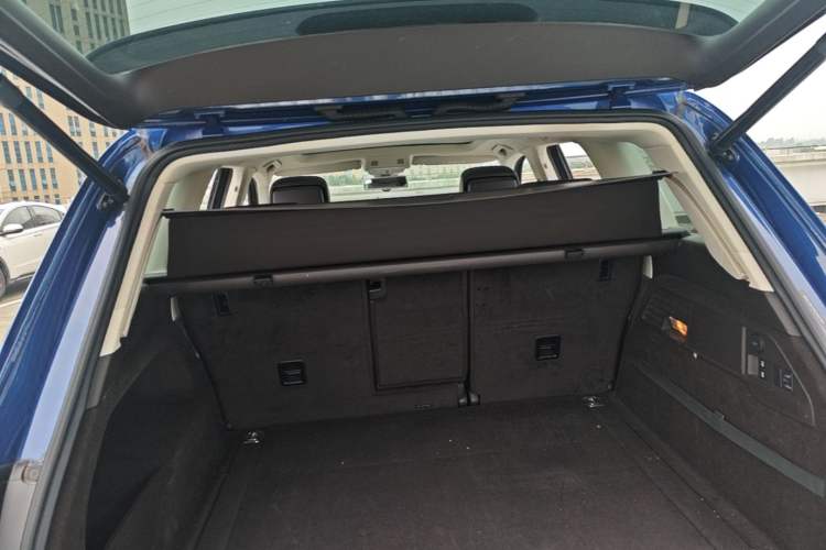 Used Volkswagen Touareg 2017 3.0 TSI Yuyue Model Trunk