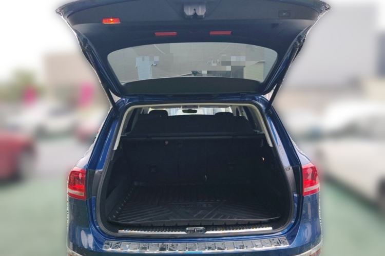 Used Volkswagen Touareg 2017 3.0 TSI Touareg Edition Trunk