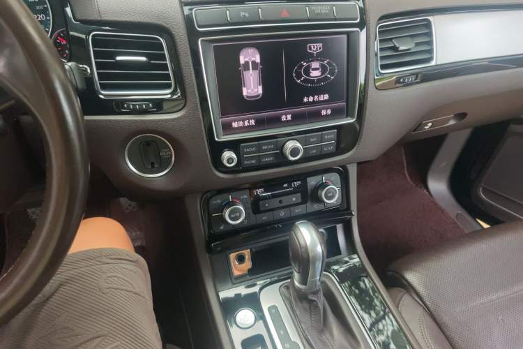 Used Volkswagen Touareg 2017 3.0 TSI Touareg Edition Audio And AC Panel