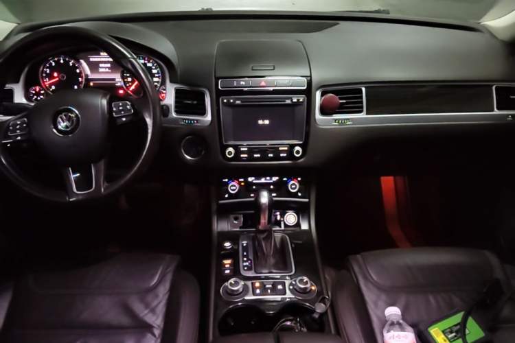Used Volkswagen Touareg 2017 3.0 TSI Touareg Model Center Console