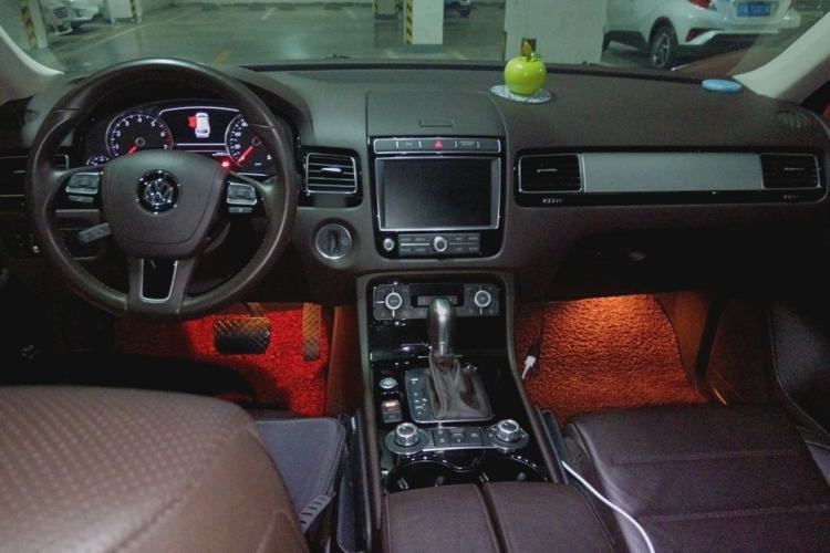 Used Volkswagen Touareg 2017 3.0 TSI Touareg Edition Center Console