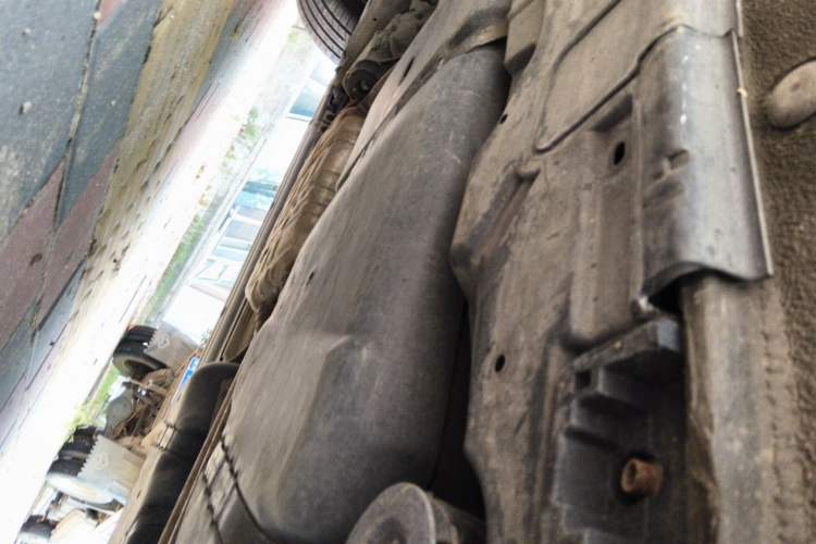 Used Volkswagen Touareg  Chassis Rear Left