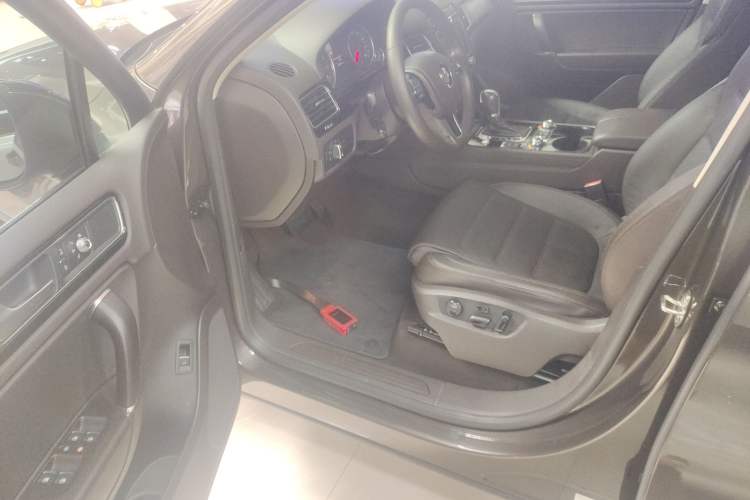 Used Volkswagen Touareg 2017 3.0 TSI Touareg Model Driver Seat