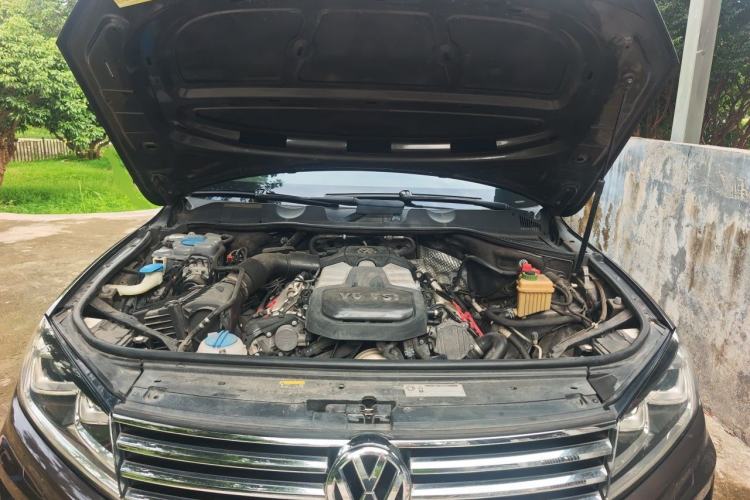 Used Volkswagen Touareg 2017 3.0 TSI Touareg Edition Engine Bay