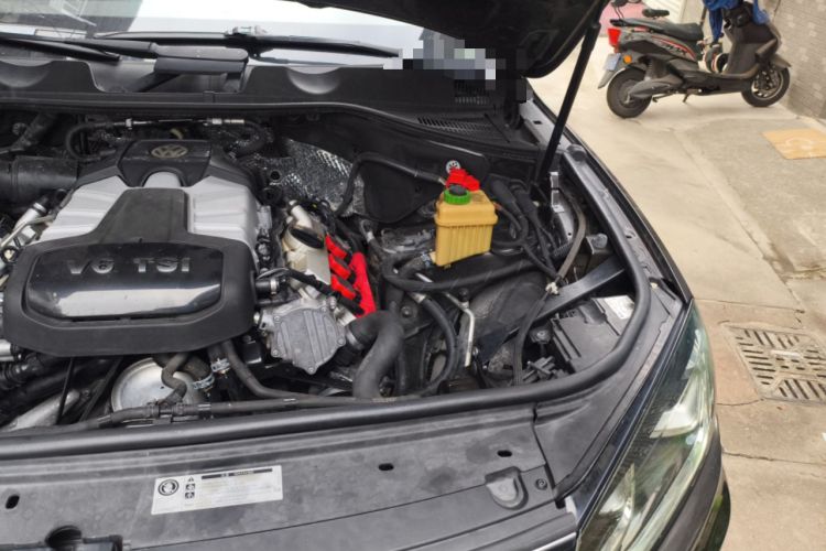 Used Volkswagen Touareg 2017 3.0 TSI Touareg Edition Engine Bay Left