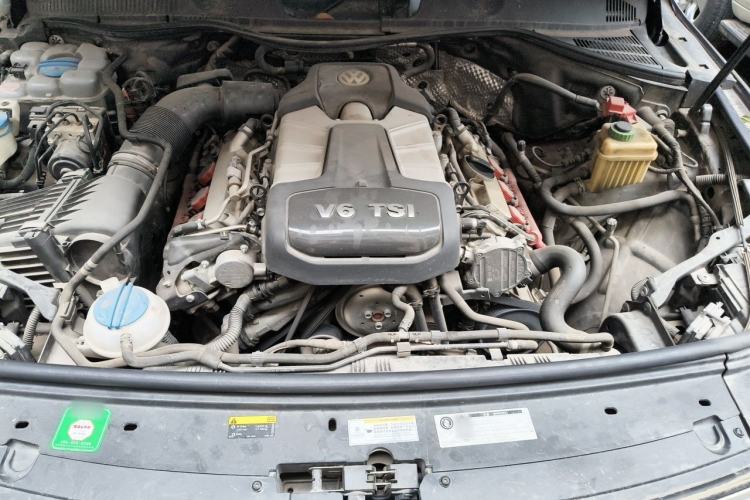 Used Volkswagen Touareg 2017 3.0 TSI Touareg Edition Engine Bay
