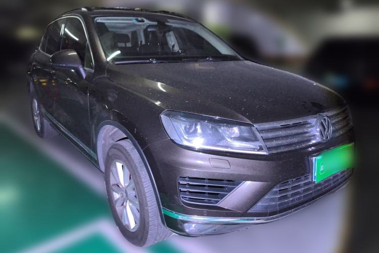 Used Volkswagen Touareg 2017 3.0 TSI Touareg Model Front Right 45 Deg