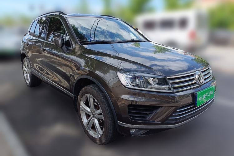 Used Volkswagen Touareg 2017 3.0 TSI Touareg Model Front Right 45 Deg