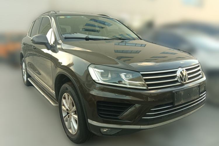 Used Volkswagen Touareg 2017 3.0 TSI Touareg Model Front Right 45 Deg