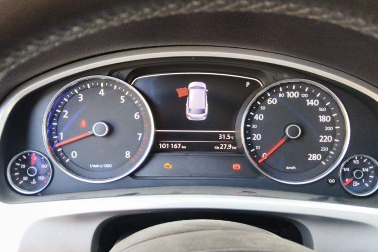 Used Volkswagen Touareg  Instrument Cluster