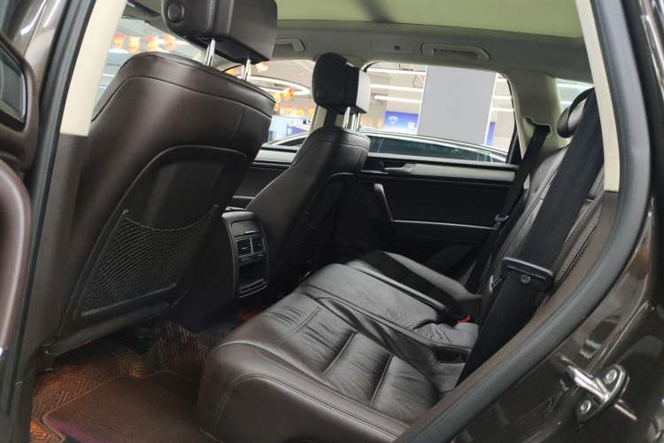 Used Volkswagen Touareg 2017 3.0 TSI Touareg Model Interior 1