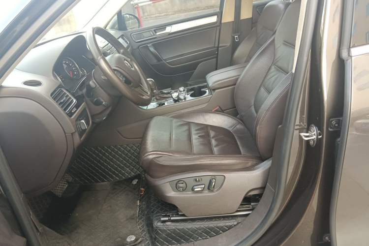 Used Volkswagen Touareg 2017 3.0 TSI Touareg Model Left Front Seat