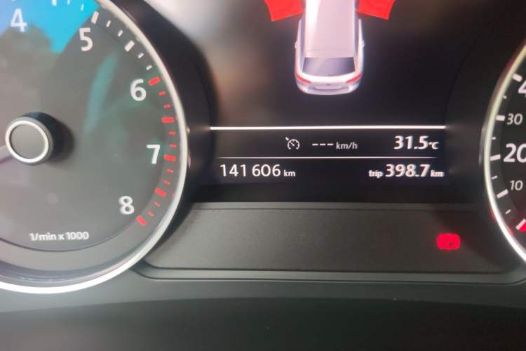 Used Volkswagen Touareg 2017 3.0 TSI Touareg Edition Odometer Close Up