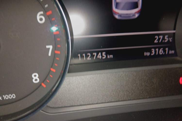 Used Volkswagen Touareg 2017 3.0 TSI Touareg Edition Odometer Close Up