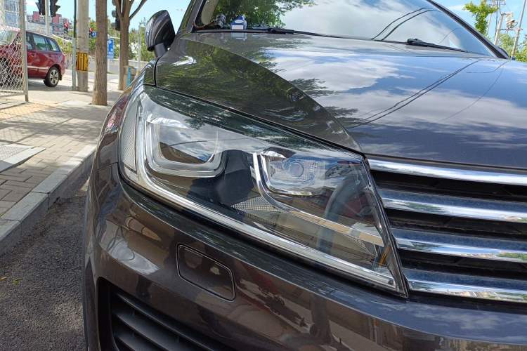 Used Volkswagen Touareg 2017 3.0 TSI Touareg Model Right Front Headlight
