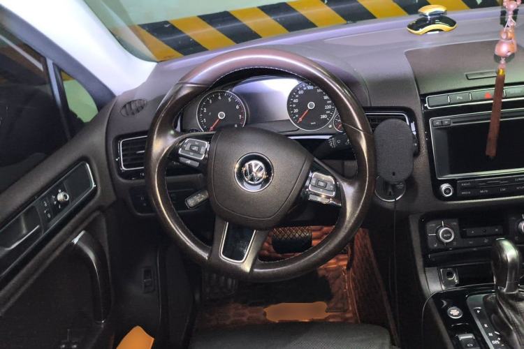 Used Volkswagen Touareg 2017 3.0 TSI Touareg Model Steering Wheel