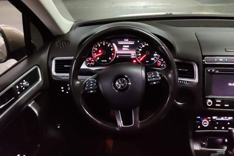 Used Volkswagen Touareg 2017 3.0 TSI Touareg Model Steering Wheel