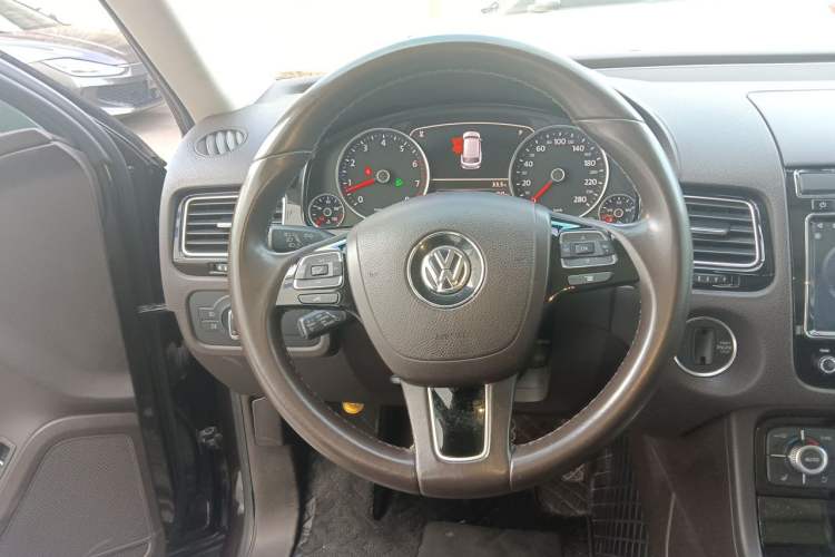 Used Volkswagen Touareg 2017 3.0 TSI Touareg Model Steering Wheel