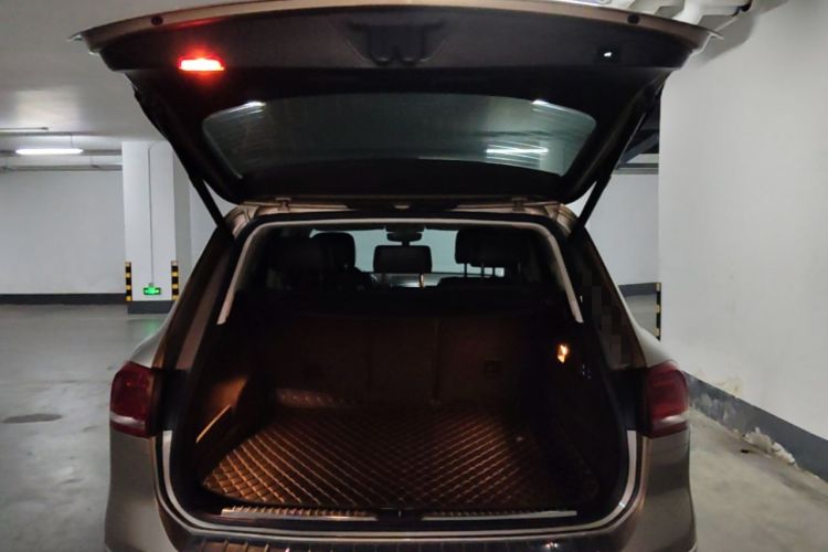 Used Volkswagen Touareg 2017 3.0 TSI Touareg Model Trunk