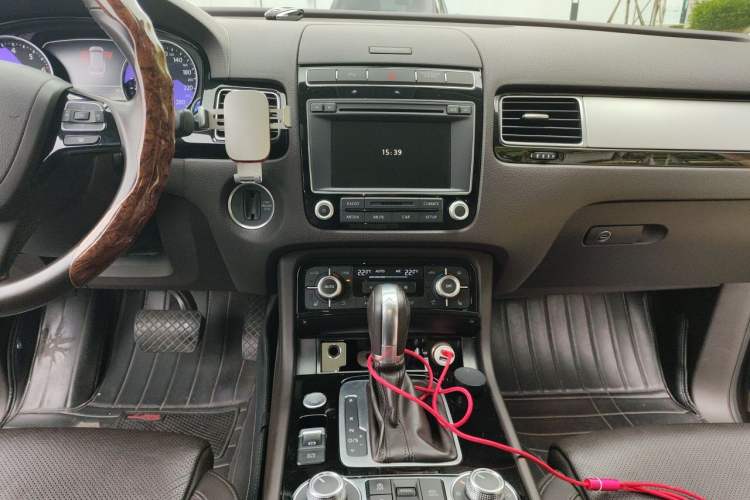 Used Volkswagen Touareg 2017 3.0 TSI Touareg Model Audio And AC Panel