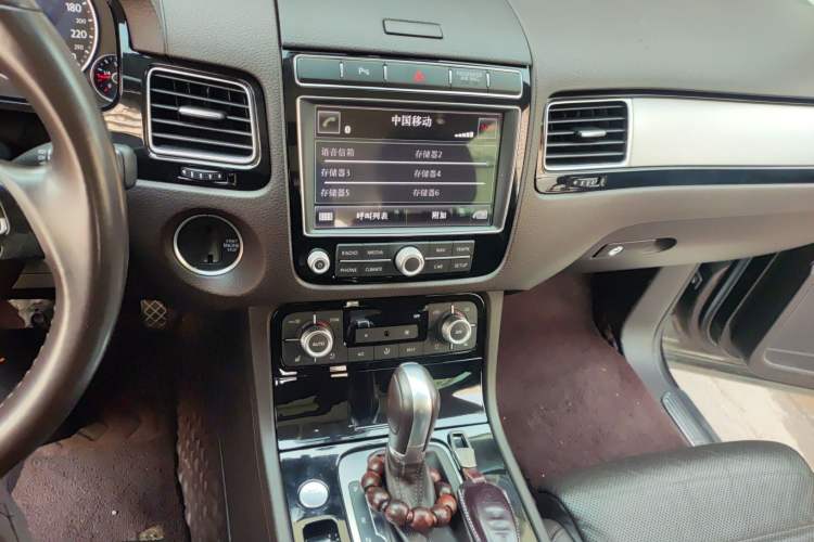Used Volkswagen Touareg 2017 3.0 TSI Touareg Edition Audio And AC Panel