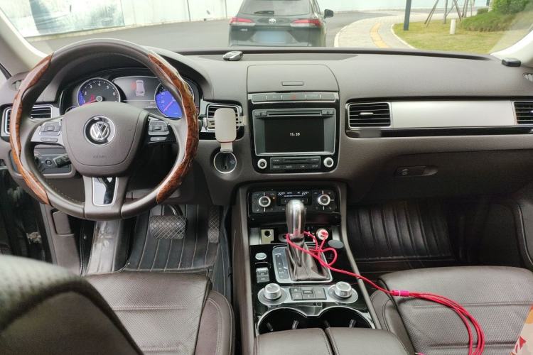 Used Volkswagen Touareg 2017 3.0 TSI Touareg Model Center Console
