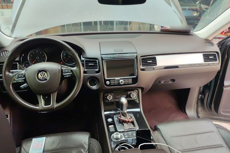 Used Volkswagen Touareg 2017 3.0 TSI Touareg Edition Center Console